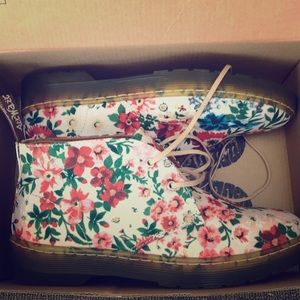 Dr Marten Daytona Sand Sable Cruise